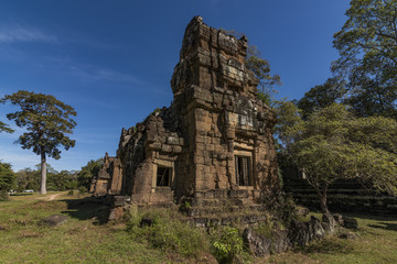 Naklejka premium Temple near Angkor Wat with nice blue sky