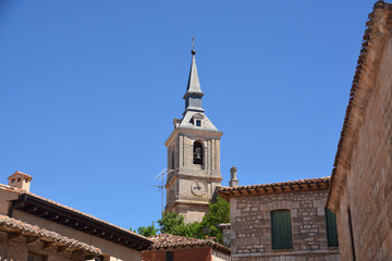 campanario sobre los tejados en Lerma, Burgos