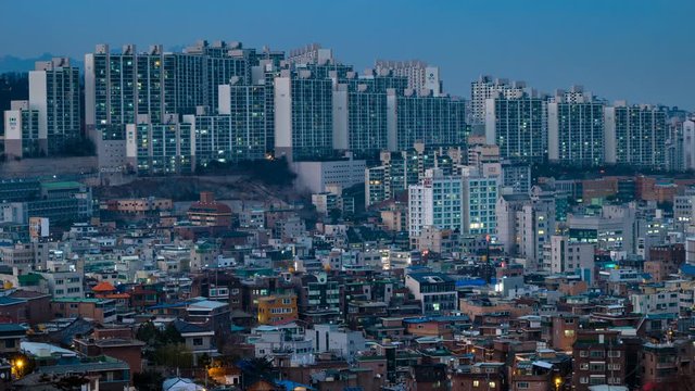 서울 주택가의 낮부터 밤까지를 타임랩스로 담아내다.