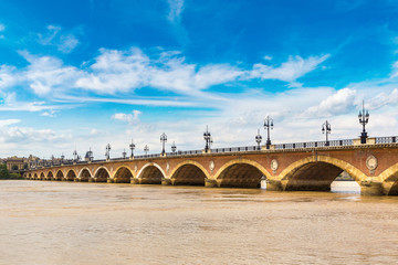 Fototapeta premium Old stony bridge in Bordeaux
