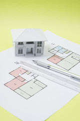Fototapeta na wymiar 住宅設計のイメージ　住宅の設計図と模型