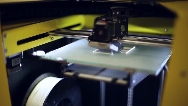 The 3D printer at work, close-up