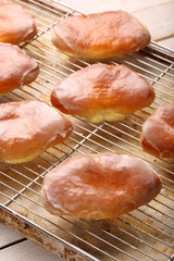 Bun pie with blueberries and icing