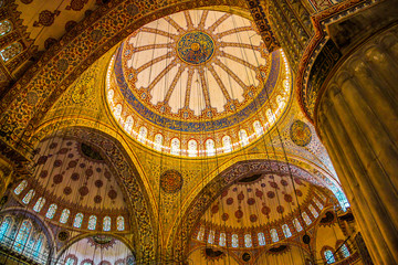 Fototapeta na wymiar Interior of the Blue Mosque (Sultanahmet Mosque), Istanbul, Turkey