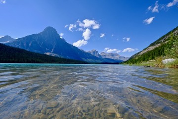 Fototapeta na wymiar Blue lake and rocky mountains. Waterfowl lake. Canadian Rockies. Banff Natioanal Park. British Columbia. Canada. 