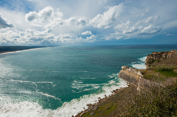 Amazing view of Nazare, Portugal / Portugal Nazare の海、大西洋からの荒波が打ち寄せる。