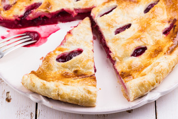 Berry pie with cherries