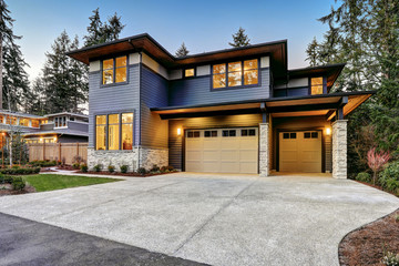 Luxurious new construction home in Bellevue, WA - obrazy, fototapety, plakaty