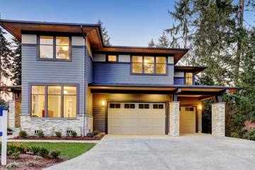Fototapeta na wymiar Luxurious new construction home in Bellevue, WA