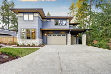 Fototapeta na wymiar Luxurious new construction home in Bellevue, WA