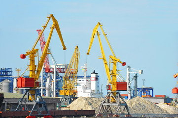 Port cargo crane and sand