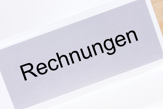 Aktenordner Aufschrift Rechnungen