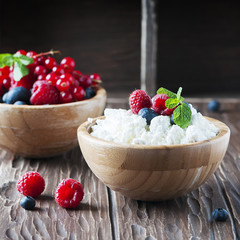 Russian cottage cheese with berry and mint