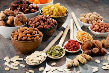 Composition with dried fruits and assorted nuts