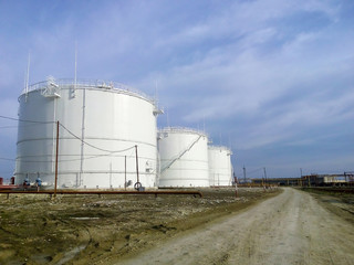 Obraz premium Storage tanks for petroleum products