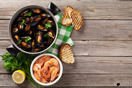 Mussels and shrimps