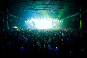 Many people united in one soul during the performance