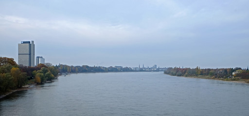 Obraz premium Rheinschleife in Bonn