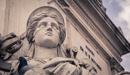 Fototapeta premium statue lisbon portugal