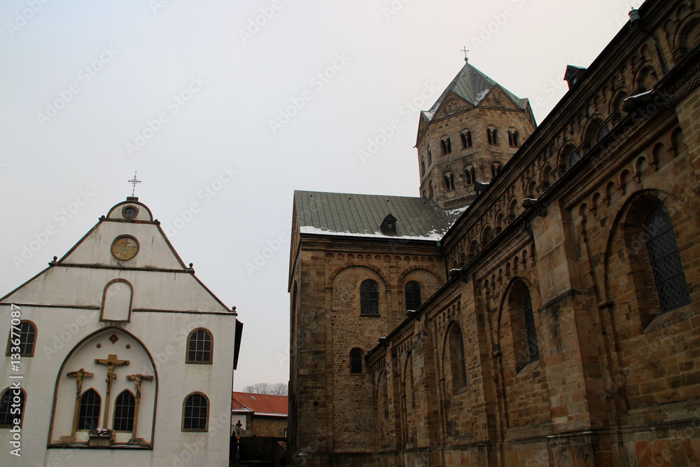 Wall mural Die kleine Kirche und der Dom