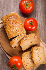 tomato bread with sesame