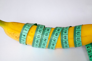 banana with a ruler