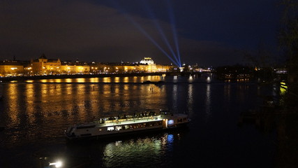 Panorama nocą z mostu Karola - Praga