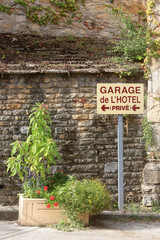Garage de l'Hotel de Bourgogne. Cluny. Garage of the Hotel de Bourgogne. Cluny.