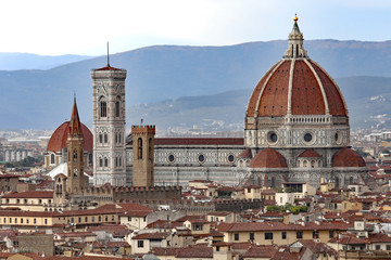 Fototapeta na wymiar Panorama of FLORENCE with the great dome of the Cathedral