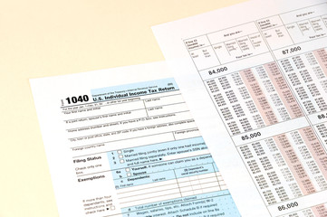 Obraz premium zamknąć na formularzu podatkowym 1040
