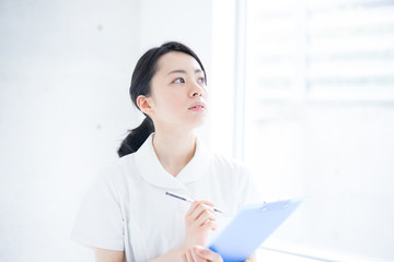 Obraz premium 女性看護師