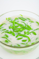 Thai dessert, rice noodles made of rice eaten with coconut milk