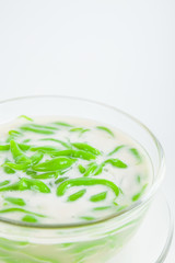 Thai dessert, rice noodles made of rice eaten with coconut milk