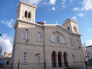 Fototapeta na wymiar christan church in the historical center of pafos