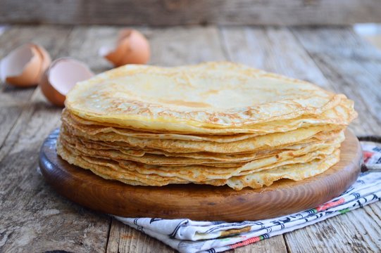 Food Photography. Thin pancakes