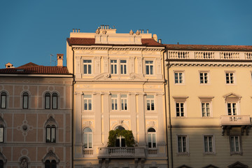 Imbrunire sui palazzi di Trieste