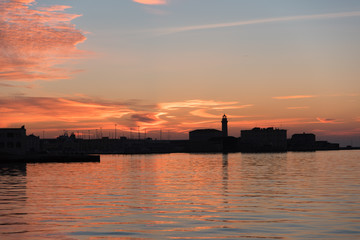Fototapeta premium Tramonto infuocato sul golfo di Trieste