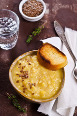 Thick pea soup