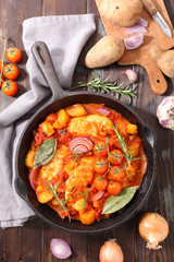 chicken with tomato sauce and rosemary