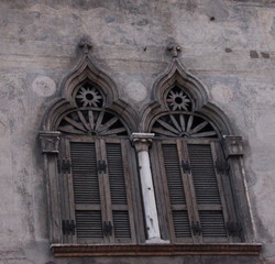 Finestre stile veneziano