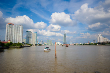 Obraz premium Aussicht auf dem Chao Phraya in Bangkok, Thailand