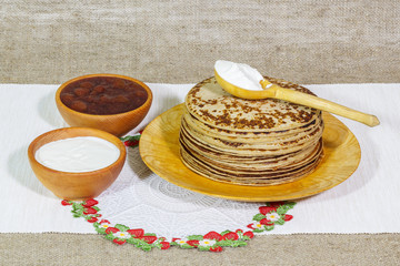 Блины и ложка сметаны
