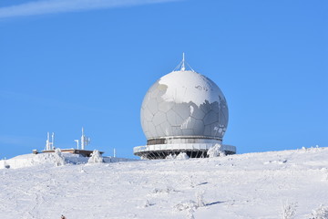 Das Radom auf der Wasserkuppe im Winter