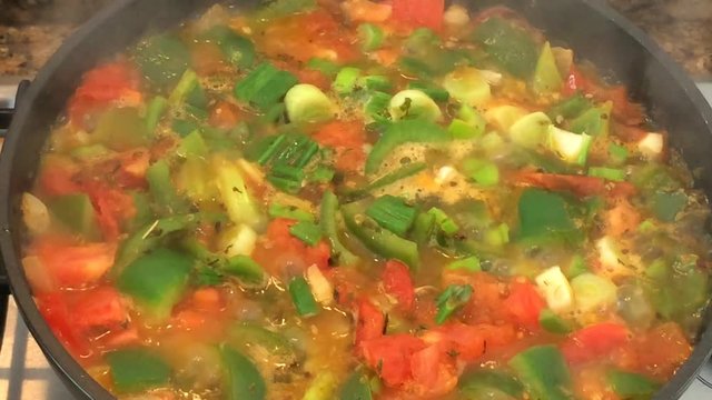 Letscho, Gem&uuml;sepfanne mit Parika und Tomaten