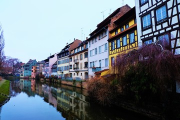 Fototapeta na wymiar Invierno en Estrasburgo