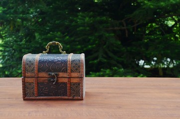 Artesanato brasileiro do Paraná, Curitiba, de pequenos baús decorativos