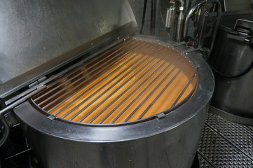 Factory Food Manufacturing - Bulk Sauce Cooking