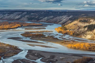 Selbstklebende Fototapete Fluss Copper River an der Grenze des Wrangell-St. Elias National Park and Preserve, berühmt für die Lachsfischerei im Tauchnetz. Alaska, USA.