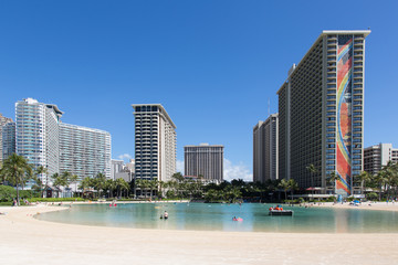 Fototapeta na wymiar Honolulu, Hawaii, Strand, Meer, Wasser, Sonne, Häuser USA