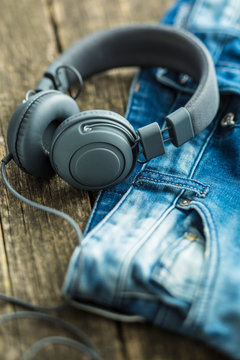 Headphones and blue jeans.